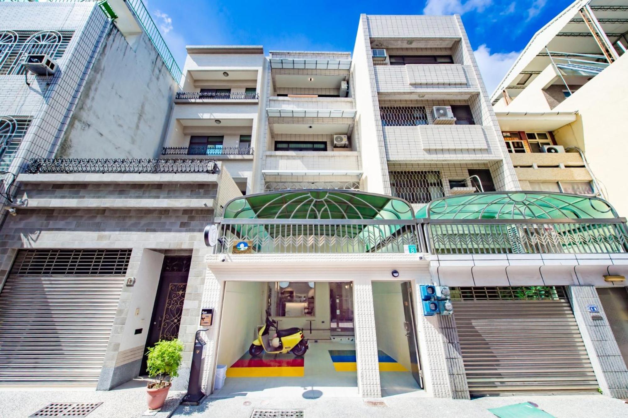 Long Stay Here Tainan Exteriör bild